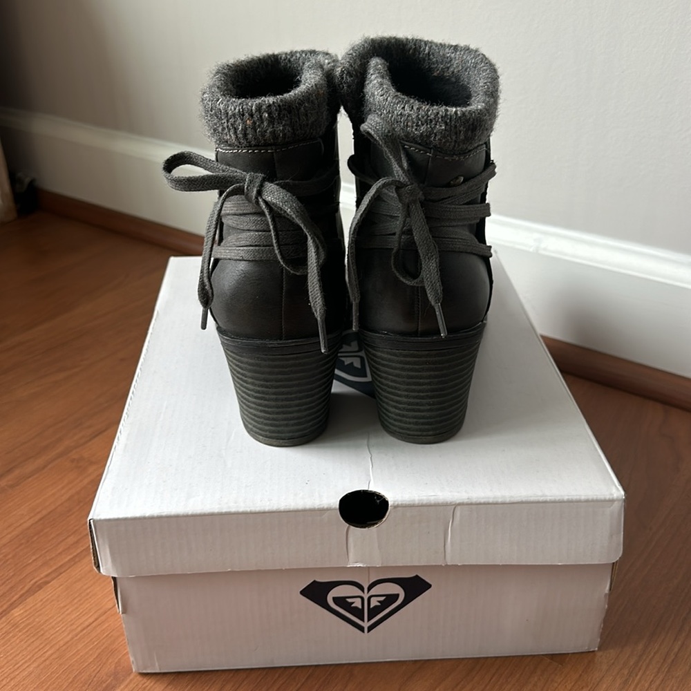 Roxy Gray Booties - image 3